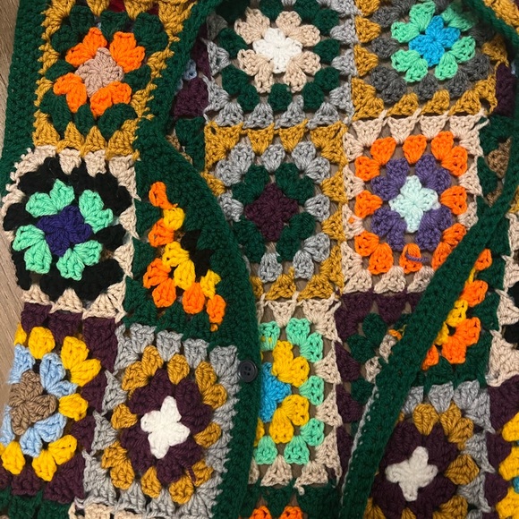 Crochet vest - Picture 4 of 4